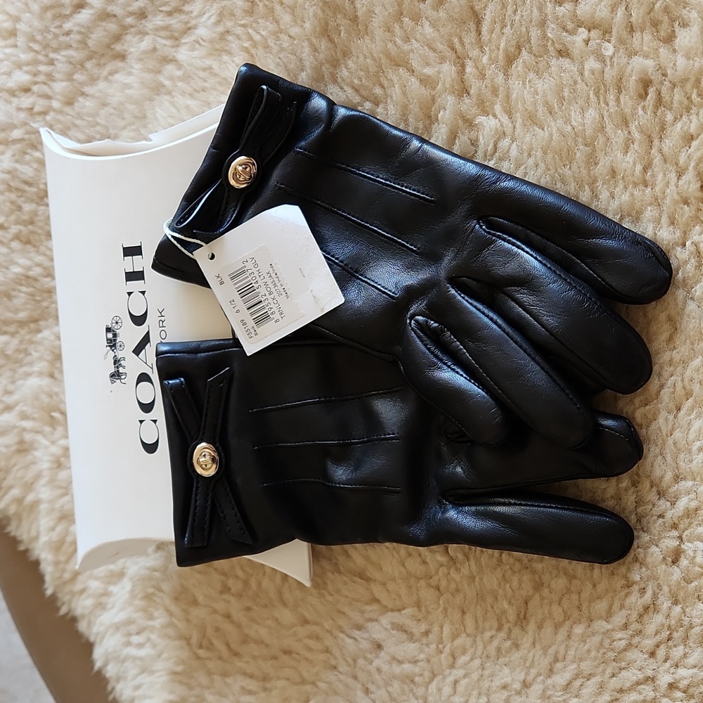 NWT IOB Coach Turnlock Bow Black Leather Gloves 🖤🧤🎁